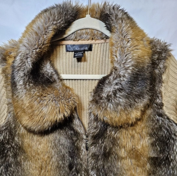 Venue Ribbed Sweater With Faux Fur Front Full Zip Cardigan Size Large Y2K Tan - Picture 3 of 15